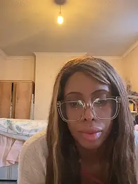 nolotymfcXo online show from 12/22/24, 09:00