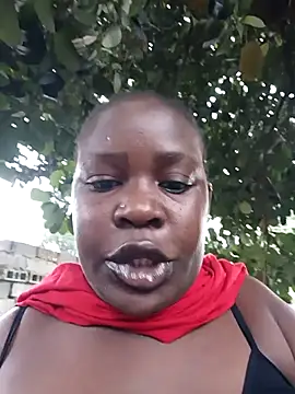 Snapshot of Xtra_bootie chatting on 09/16/25, 04:57 Xtra bootie online show from 09/16/25, 04:57