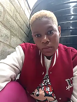 Snapshot of Broan_me chatting on 11/16/25, 05:45 Broan me online show from 11/16/25, 05:45