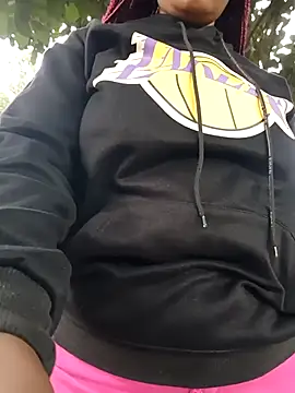 Snapshot of Broan_me chatting on 10/07/25, 05:08 Broan me online show from 10/07/25, 05:08