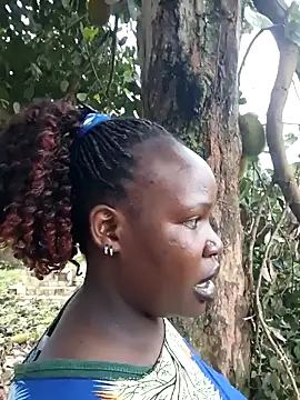 Snapshot of Broan_me chatting on 12/18/25, 05:34 Broan me online show from 12/18/25, 05:34