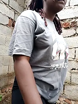 Snapshot of Broan_me chatting on 03/22/25, 06:22 Broan me online show from 03/22/25, 06:22