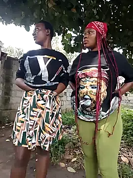 Snapshot of Broan_me chatting on 09/24/25, 07:37 Broan me online show from 09/24/25, 07:37