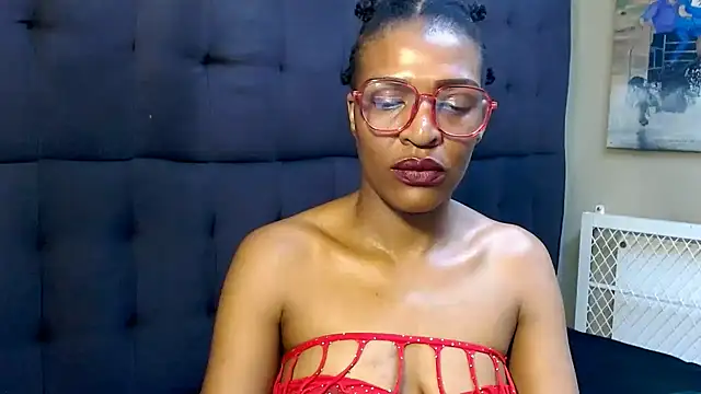SpicyQueenxxxx online show from 12/20/25, 01:58
