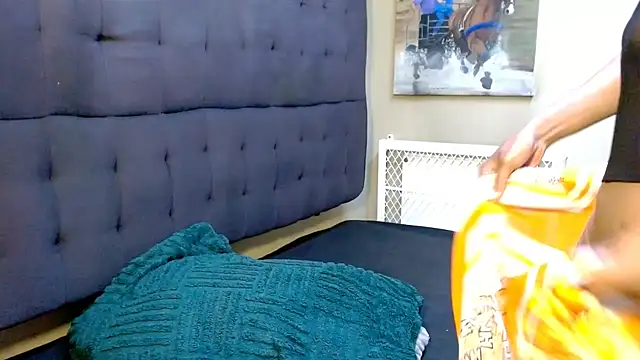 SpicyQueenxxxx online show from 12/05/25, 05:00