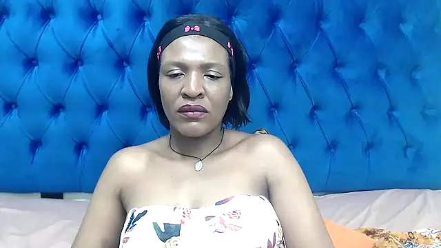 Snapshot of SpicyQueenxxxx chatting on 04/02/26, 07:53 SpicyQueenxxxx online show from 04/02/26, 07:53