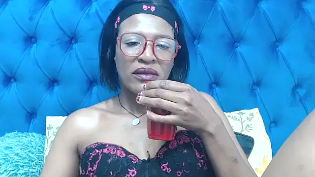 Snapshot of SpicyQueenxxxx chatting on 03/28/26, 04:19 SpicyQueenxxxx online show from 03/28/26, 04:19