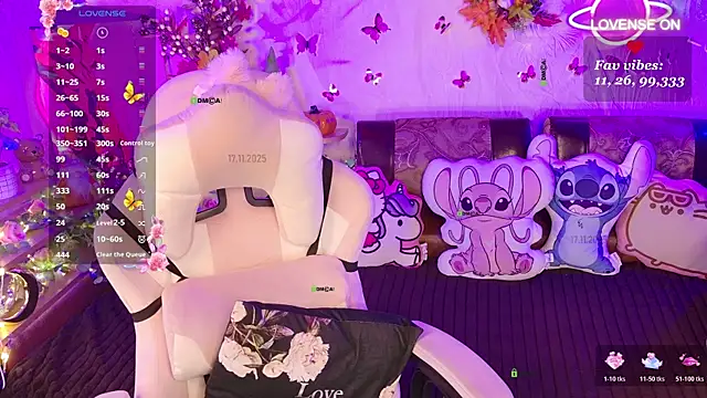 Miss SweetPeach online show from 11/17/25, 07:18