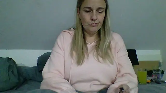 scrummymummy2 online show from 01/06/26, 09:52