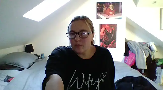 scrummymummy2 online show from 12/19/24, 01:29