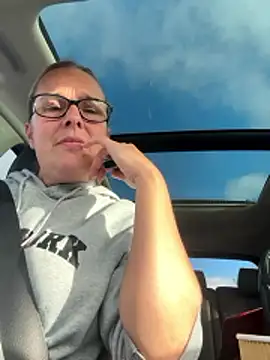 scrummymummy2 online show from 11/24/25, 10:48