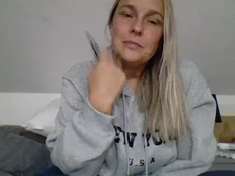 scrummymummy2 online show from 09/28/25, 08:38