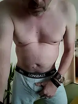 JulianJ50 online show from 10/03/25, 01:45