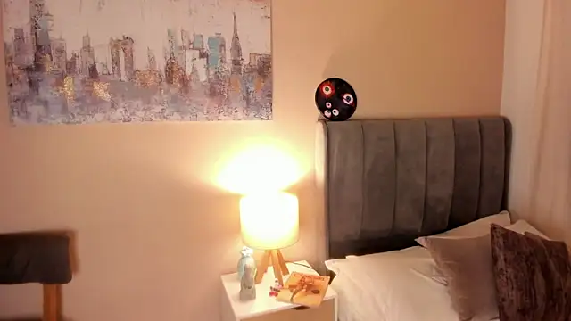 dakotaa   online show from 12/04/25, 06:51