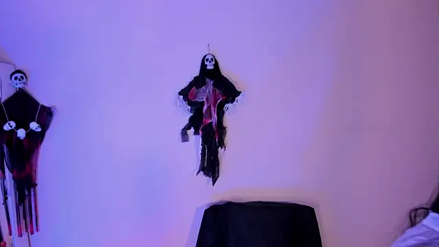 dakotaa   online show from 10/31/25, 08:27