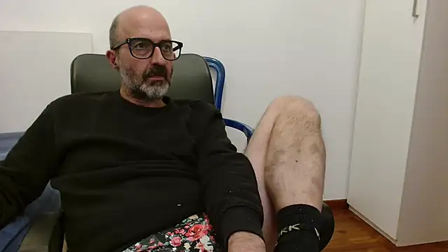 newsimo74 online show from 11/04/25, 07:17