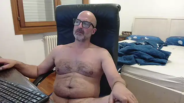 newsimo74 online show from 06/04/26, 05:39