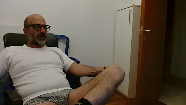 newsimo74 online show from 10/05/25, 04:36