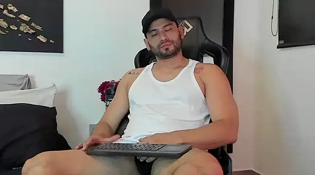 Snapshot of Dereck_vega chatting on 03/06/25, 09:42 Dereck vega online show from 03/06/25, 09:42