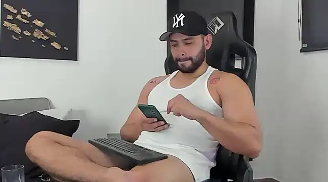 Snapshot of Dereck_vega chatting on 02/01/25, 12:51 Dereck vega online show from 02/01/25, 12:51