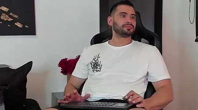 Snapshot of Dereck_vega chatting on 02/27/25, 09:14 Dereck vega online show from 02/27/25, 09:14