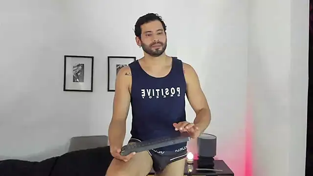 Snapshot of Dereck_vega chatting on 09/24/25, 09:43 Dereck vega online show from 09/24/25, 09:43