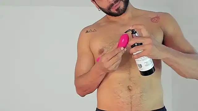 Snapshot of Dereck_vega chatting on 09/13/25, 03:23 Dereck vega online show from 09/13/25, 03:23