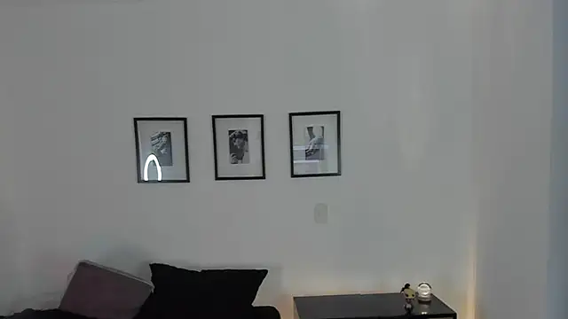 Snapshot of Dereck_vega chatting on 09/17/25, 08:44 Dereck vega online show from 09/17/25, 08:44