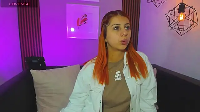 Nahiajhonson  online show from 03/09/26, 12:20