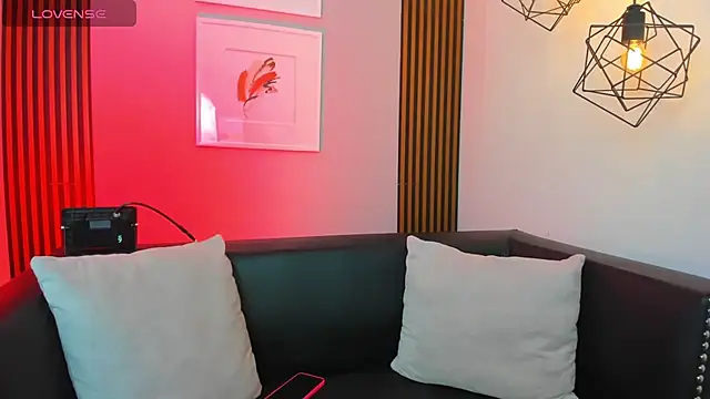 Nahiajhonson  online show from 03/28/26, 12:28