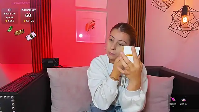 Nahiajhonson  online show from 03/27/26, 01:12