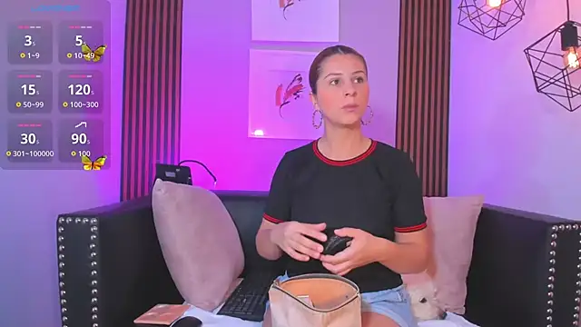 Nahiajhonson  online show from 11/05/25, 01:03