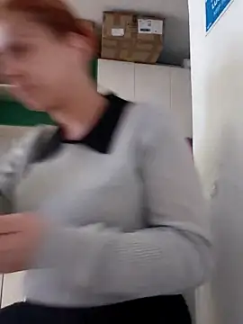 Nahiajhonson  online show from 04/08/26, 12:39