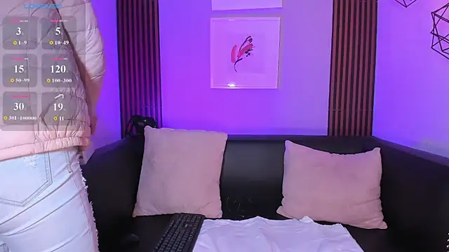 Nahiajhonson  online show from 11/14/25, 12:53