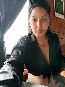 SamaraJay1 online show from 12/21/25, 05:14