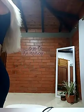 SamaraJay1 online show from 03/12/25, 11:32