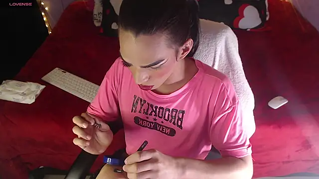 MARGOTFERRER online show from 11/13/25, 05:11