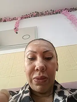 Snapshot of coral_smitth chatting on 07/17/26, 03:42 coral smitth online show from 07/17/26, 03:42