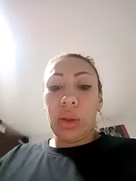 Snapshot of coral_smitth chatting on 02/14/25, 12:51 coral smitth online show from 02/14/25, 12:51