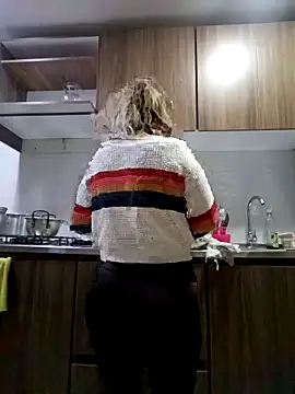 coral smitth online show from 12/03/25, 06:40