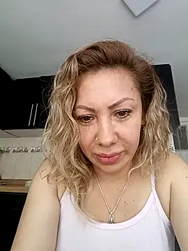 Snapshot of coral_smitth chatting on 03/01/25, 04:33 coral smitth online show from 03/01/25, 04:33