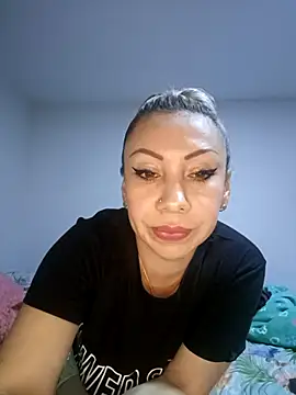 Snapshot of coral_smitth chatting on 03/19/25, 11:57 coral smitth online show from 03/19/25, 11:57