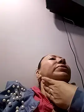 coral smitth online show from 11/18/25, 01:21