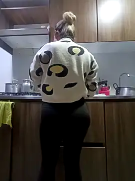 coral smitth online show from 11/20/25, 06:19