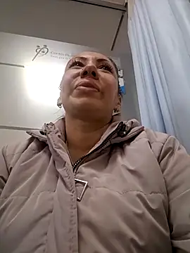 coral smitth online show from 11/08/25, 01:14