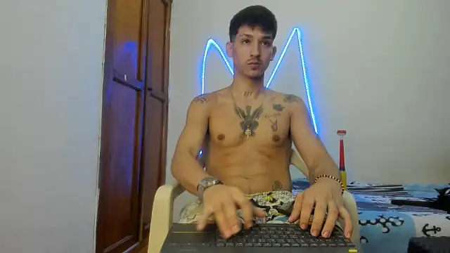 Snapshot of MasterSEX420 chatting on 01/14/26, 03:15 MasterSEX420 online show from 01/14/26, 03:15