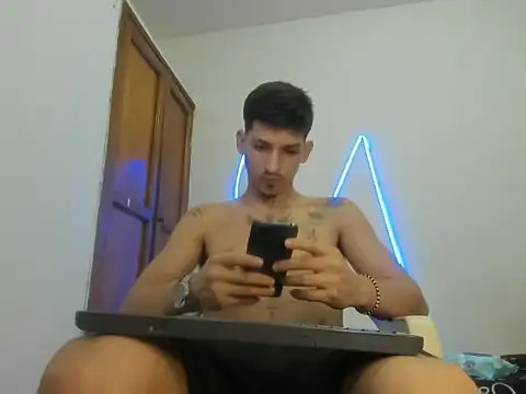 Snapshot of MasterSEX420 chatting on 02/03/26, 08:03 MasterSEX420 online show from 02/03/26, 08:03