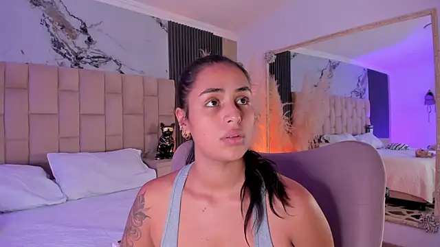 EmmaTorres  online show from 04/13/26, 08:46