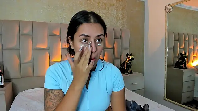 EmmaTorres  online show from 11/06/25, 09:41