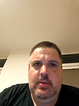 Snapshot of Ronny2510 chatting on 04/21/26, 07:42 Ronny2510 online show from 04/21/26, 07:42